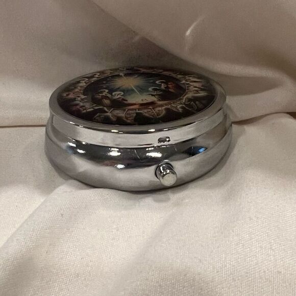 The Nativity Story Travel Pill Box 3 Compartment Medicine Case NEW Christian - Picture 3 of 5